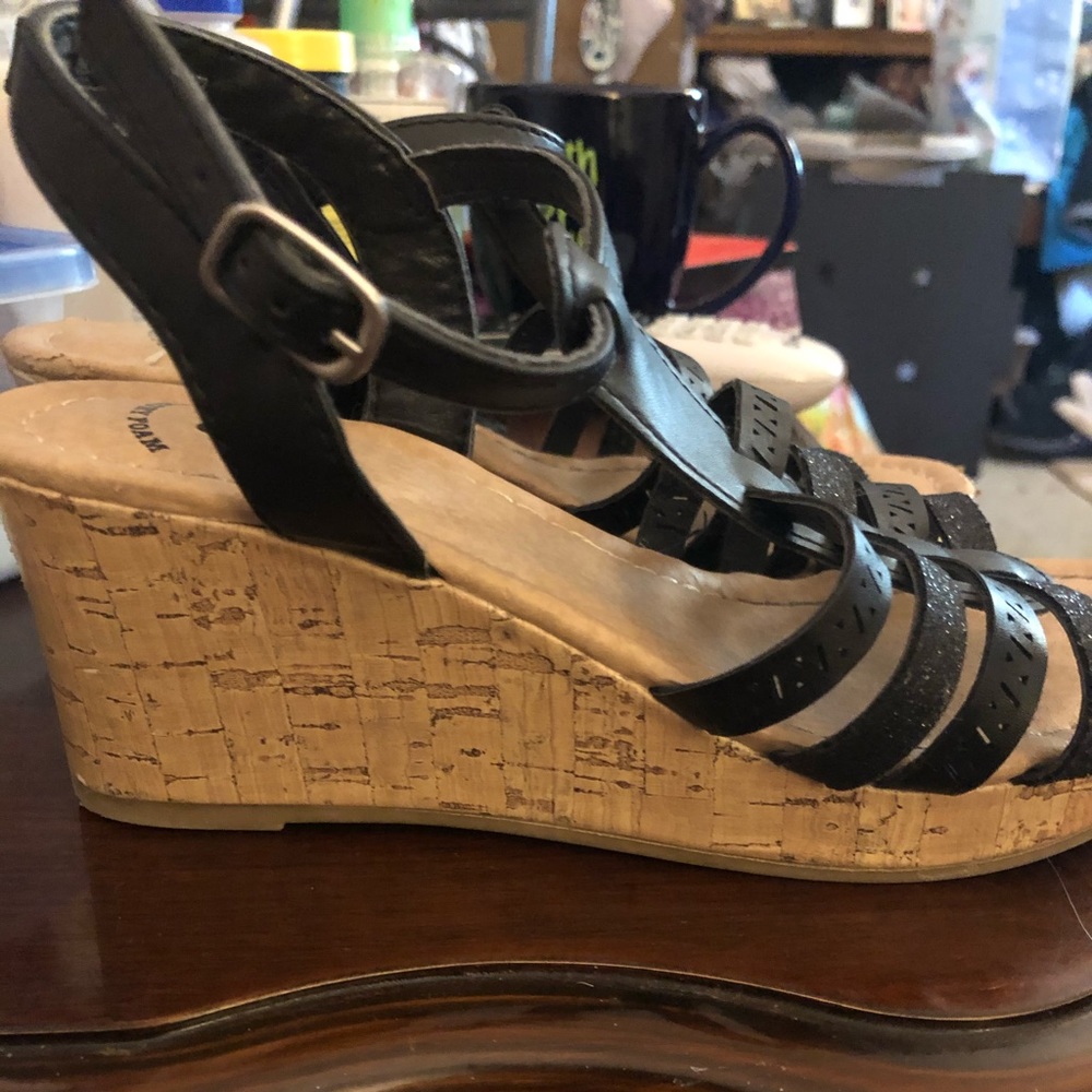 Black wedge girls sandals size 2